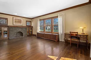 652 S Fairview Ave, Elmhurst, IL 60126 - Photo 2