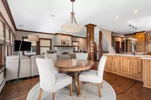 652 S Fairview Ave, Elmhurst, IL 60126 - Photo 8