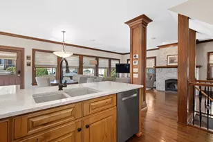 652 S Fairview Ave, Elmhurst, IL 60126 - Photo 8