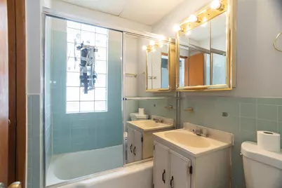 8018 S Bennett Avenue, Chicago, IL 60617 - Photo 20