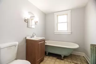 8018 S Bennett Ave, Chicago, IL 60617 - Photo 26