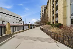 720 N Larrabee St, Chicago, IL 60654 - Photo 24