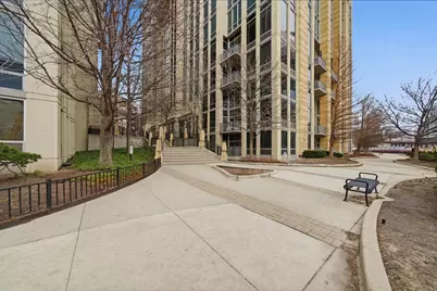 720 N Larrabee Street #712, Chicago, IL 60654 - Photo 2