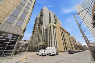 720 N Larrabee St, Chicago, IL 60654 - Photo 26