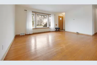 2701 Lee Street, Melrose Park, IL 60164 - Photo 4