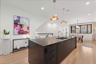 825 W Buckingham Pl, Chicago, IL 60657 - Photo 8