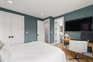 825 W Buckingham Pl, Chicago, IL 60657 - Photo 18