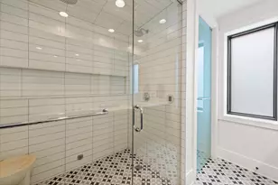 825 W Buckingham Pl, Chicago, IL 60657 - Photo 16