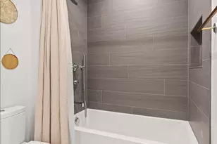 825 W Buckingham Pl, Chicago, IL 60657 - Photo 22