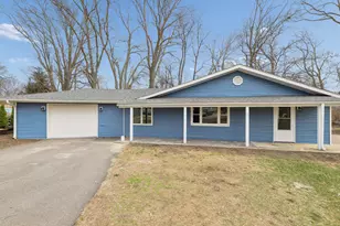 1624 Chicago St, Dixon, IL 61021 - Photo 2
