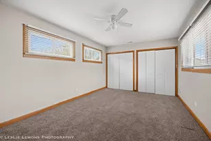 10142 S California Ave, Evergreen Park, IL 60805 - Photo 20