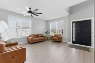 2547 Prairie Crossing Dr, Montgomery, IL 60538 - Photo 4