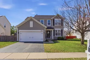 2547 Prairie Crossing Dr, Montgomery, IL 60538 - Photo 2