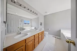 2547 Prairie Crossing Dr, Montgomery, IL 60538 - Photo 20