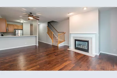 2879 Falling Waters Drive #2879, Lindenhurst, IL 60046 - Photo 4