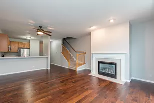 2879 Falling Waters Dr, Lindenhurst, IL 60046 - Photo 4