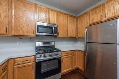 2879 Falling Waters Drive #2879, Lindenhurst, IL 60046 - Photo 10