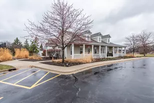 2879 Falling Waters Dr, Lindenhurst, IL 60046 - Photo 26