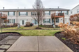 2879 Falling Waters Dr, Lindenhurst, IL 60046 - Photo 24