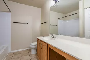 2879 Falling Waters Dr, Lindenhurst, IL 60046 - Photo 14