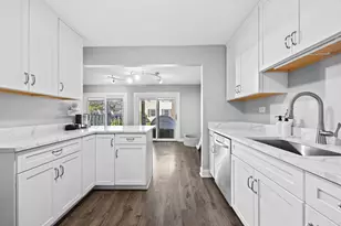 2153 Lancaster Cir, Naperville, IL 60565 - Photo 4