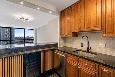 5415 N Sheridan Road #915, Chicago, IL 60640 - Photo 8