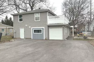 2604 Fair Oak Ln, McHenry, IL 60051 - Photo 1