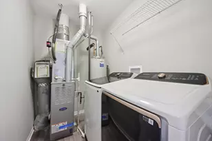 1410 Essex St, Algonquin, IL 60102 - Photo 18