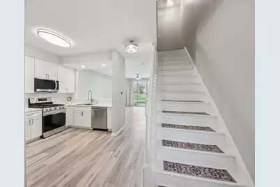 1410 Essex Street, Algonquin, IL 60102 - Photo 4