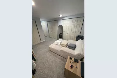 1065 Hiawatha Drive, Elgin, IL 60120 - Photo 8