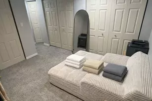 1065 Hiawatha Dr, Elgin, IL 60120 - Photo 8