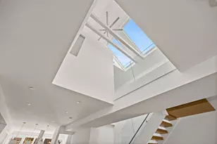 2436 N Surrey Ct, Chicago, IL 60614 - Photo 8