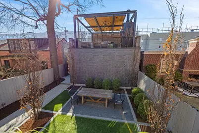 2436 N Surrey Court, Chicago, IL 60614 - Photo 4