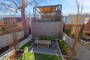 2436 N Surrey Ct, Chicago, IL 60614 - Photo 4