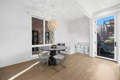 2436 N Surrey Court, Chicago, IL 60614 - Photo 16