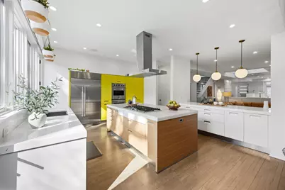 2436 N Surrey Court, Chicago, IL 60614 - Photo 12