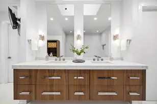 2436 N Surrey Ct, Chicago, IL 60614 - Photo 32