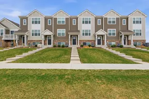 217 Goldenrod Dr, Elgin, IL 60124 - Photo 1