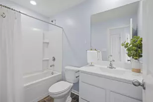 217 Goldenrod Dr, Elgin, IL 60124 - Photo 32