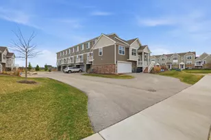 217 Goldenrod Dr, Elgin, IL 60124 - Photo 40