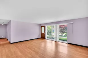 1302 Briarwood Dr, Champaign, IL 61821 - Photo 8