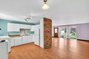 1302 Briarwood Dr, Champaign, IL 61821 - Photo 10