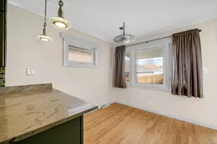 7520 W Carmen Ave, Harwood Heights, IL 60706 - Photo 10