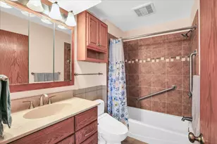 2207 O Donnell Dr, Champaign, IL 61821 - Photo 8