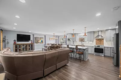 627 Buckthorn Terrace, Buffalo Grove, IL 60089 - Photo 2