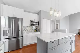 617 Carnation Dr, Oswego, IL 60543 - Photo 8