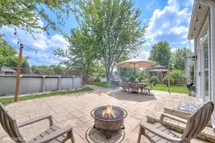 617 Carnation Dr, Oswego, IL 60543 - Photo 48