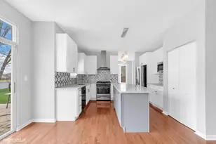 617 Carnation Dr, Oswego, IL 60543 - Photo 10