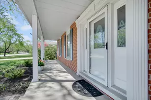 6914 Richmond Ave, Darien, IL 60561 - Photo 2