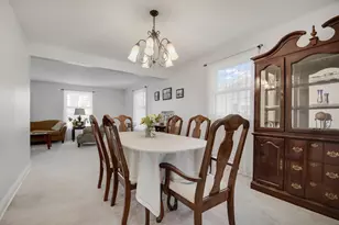 6914 Richmond Ave, Darien, IL 60561 - Photo 10